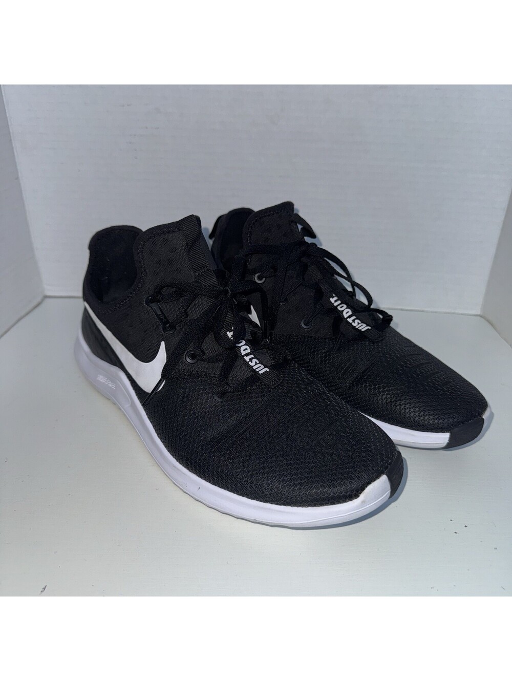 Nike Free TR 8 Womens Size 10 Black White Training Shoes Sneakers 942888-001